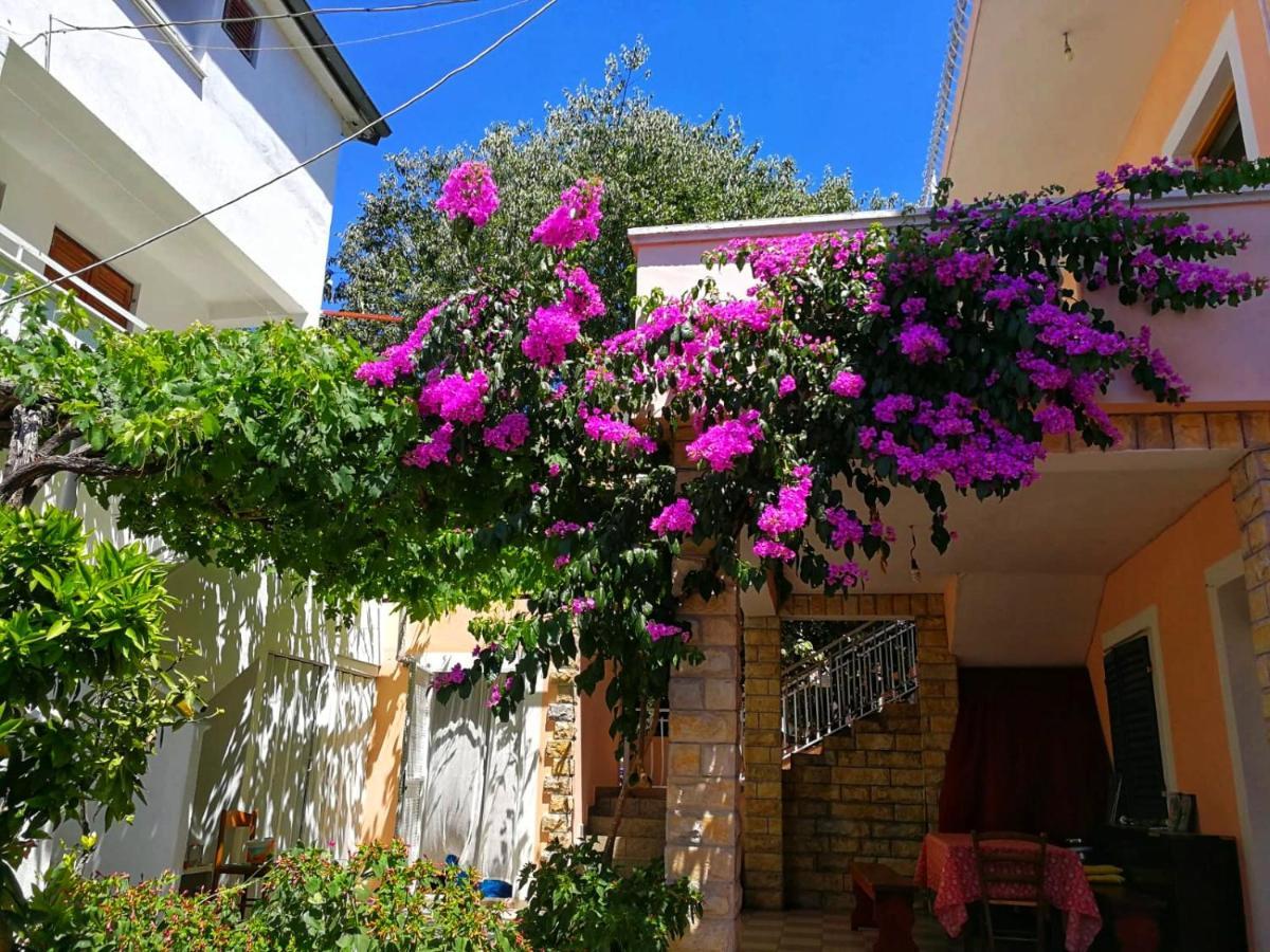 Apartmani Leon Biograd Na Moru Luaran gambar
