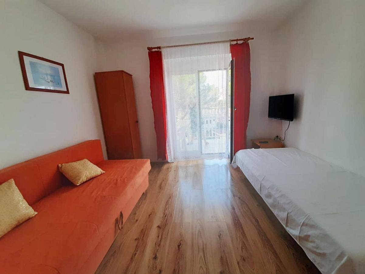Apartmani Leon Biograd Na Moru Luaran gambar