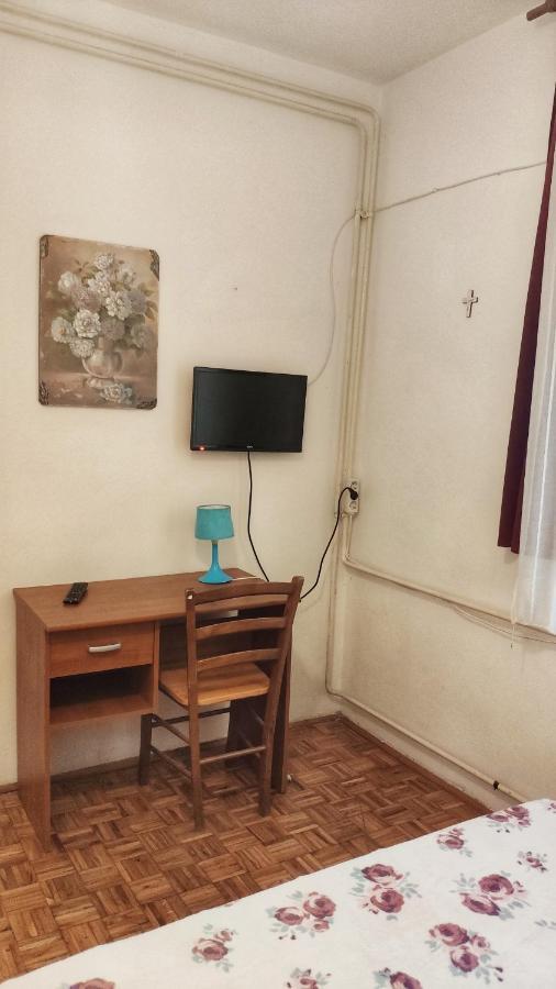 Apartmani Leon Biograd Na Moru Luaran gambar